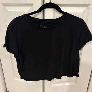 Cropped black tshirt
